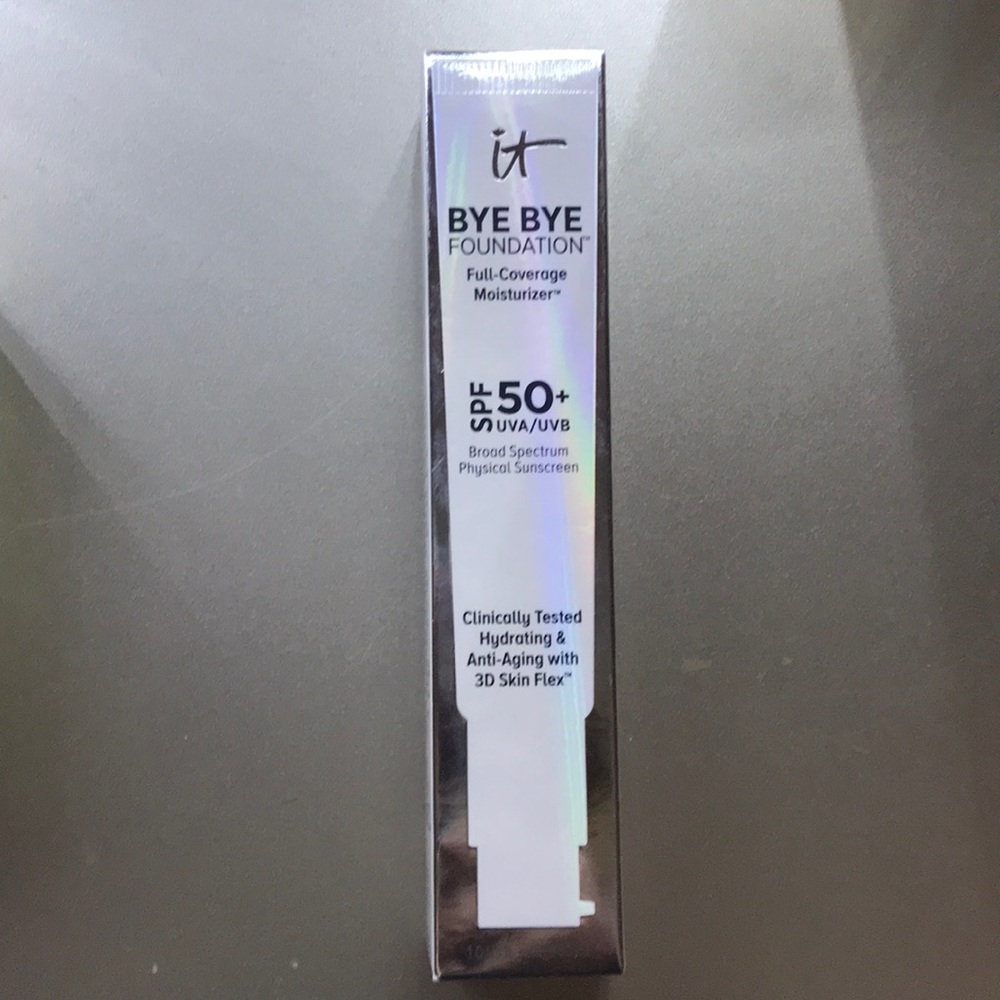 IT Bye Bye Foundation Full coverage